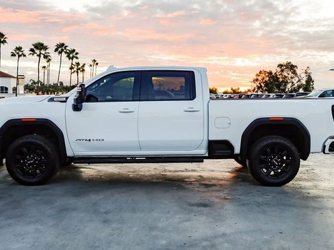 Used 2025 GMC Sierra 2500 AT4 image 14