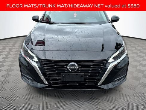 Used 2025 Nissan Altima 2.5 SV FWD image 2