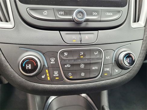 Used 2024 Chevrolet Malibu LT image 19