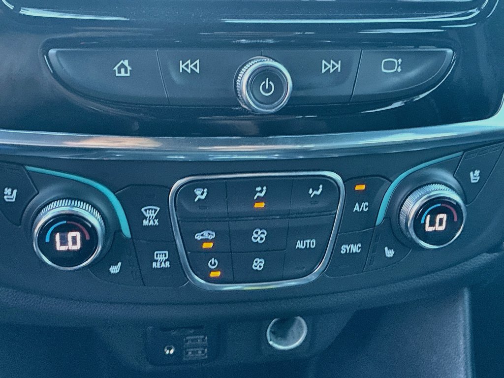 Used 2023 Chevrolet Traverse Premier w/ Redline Edition FWD image 16