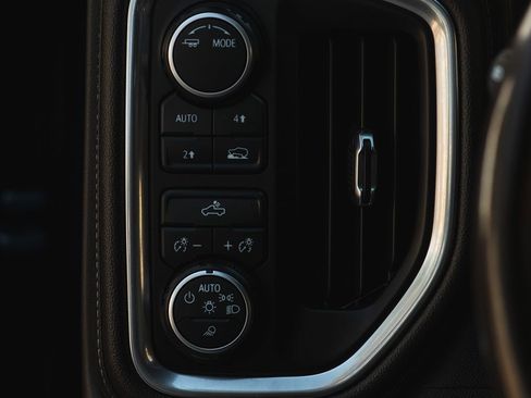 Used 2020 Chevrolet Silverado 1500 LT w/ All-Star Edition image 21