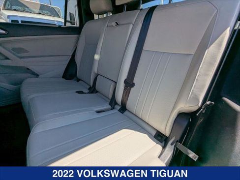 Certified 2022 Volkswagen Tiguan SE R-Line AWD/4WD image 21