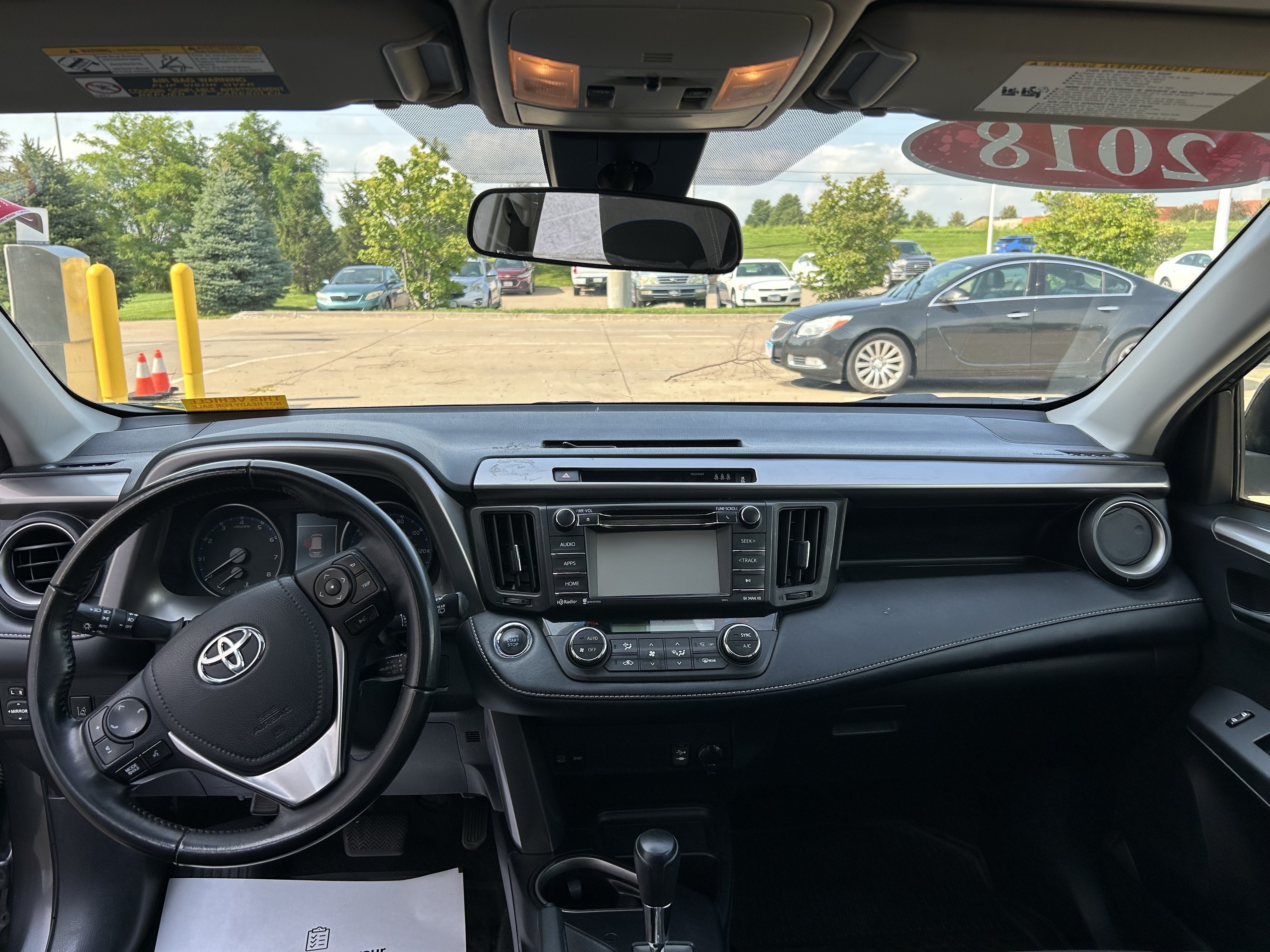 Used 2018 Toyota RAV4 XLE AWD/4WD image 18