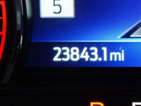 Used 2023 Ford Explorer XLT w/ Equipment Group 202A image 10