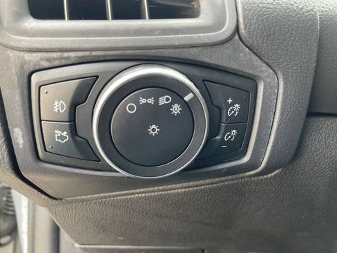 Used 2016 Ford Focus SE w/ Equipment Group 201A FWD image 17
