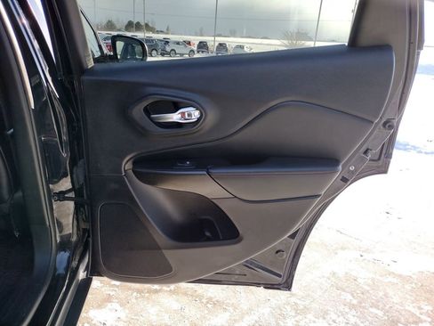 Used 2022 Jeep Cherokee Trailhawk w/ Trailer Tow Group image 25