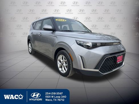 Used 2023 Kia Soul LX w/ Option Group 015 image 3