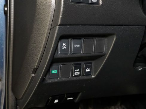 Used 2015 Nissan Rogue SV image 10