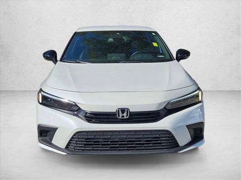 Used 2022 Honda Civic Sport image 2