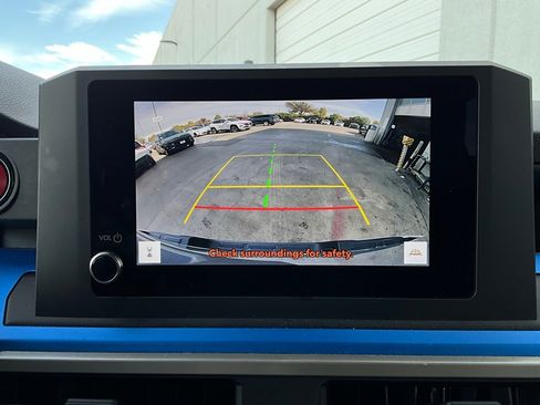 Used 2025 Toyota Tacoma TRD Off-Road image 31