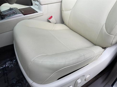 Used 2011 Lexus GX 460 image 47