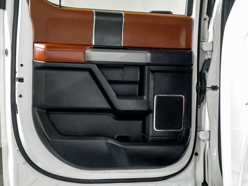 Used 2018 Ford F150 Platinum w/ Equipment Group 701A Luxury image 38