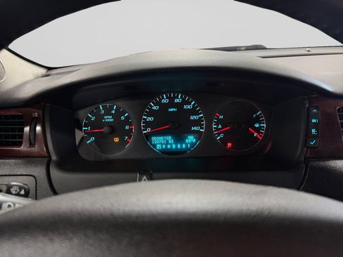 Used 2009 Chevrolet Impala LT FWD image 18