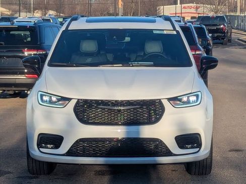 New 2026 Chrysler Pacifica Select image 8