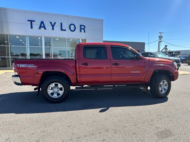 Used 2015 Toyota Tacoma 4x4 Double Cab w/ TRD Off-Road Package image 22