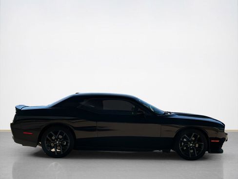 Used 2022 Dodge Challenger R/T w/ Blacktop Package image 8