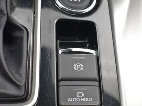 Used 2024 Mitsubishi Eclipse Cross SE image 34