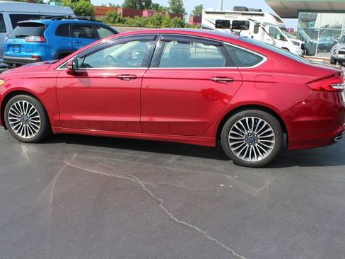 Used 2017 Ford Fusion SE w/ Fusion SE Technology Package AWD/4WD image 5