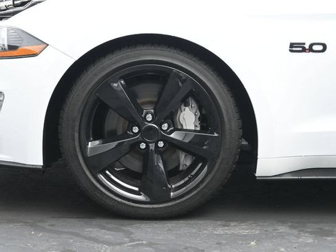Used 2022 Ford Mustang GT Premium w/ Black Accent Package RWD image 33
