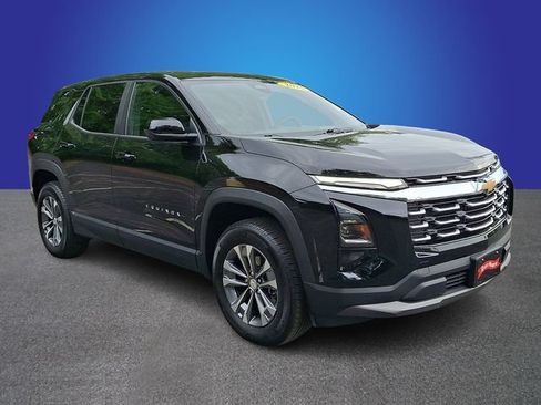Used 2025 Chevrolet Equinox LT AWD/4WD image 3