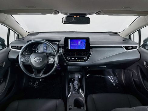 Used 2025 Toyota Corolla LE FWD image 11