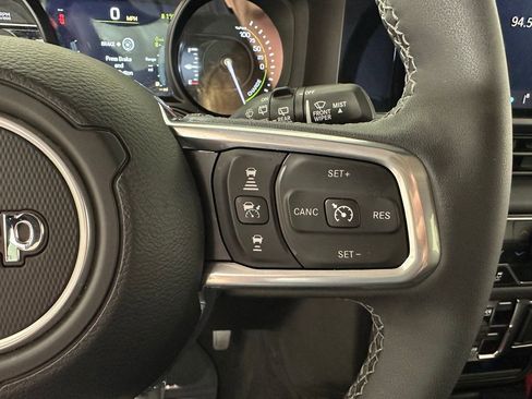 Used 2025 Jeep Wrangler Unlimited Sahara w/ Safety Group AWD/4WD image 27