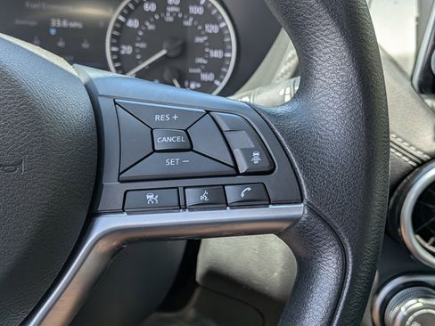 Used 2024 Nissan Sentra SV FWD image 25