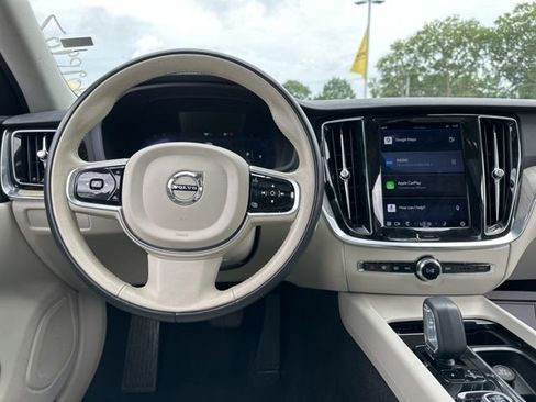 Used 2024 Volvo S60 B5 Plus image 8