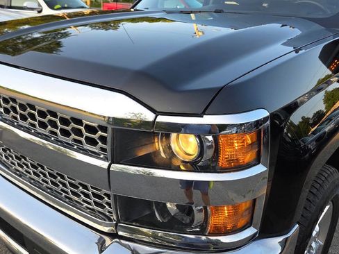 Used 2019 Chevrolet Silverado 2500 W/T w/ Snow Plow Prep Package AWD/4WD image 24