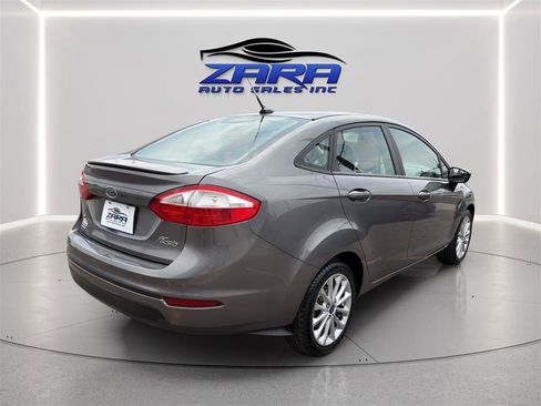 Used 2014 Ford Fiesta SE w/ Equipment Group 201A FWD image 7