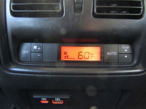 Used 2020 Nissan Pathfinder SV image 24