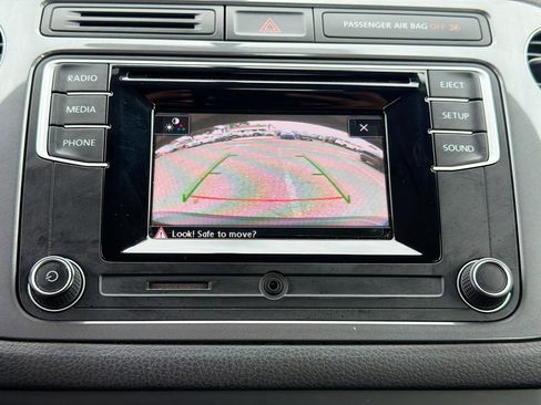 Used 2017 Volkswagen Tiguan Limited image 30