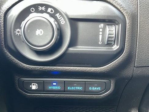 Used 2023 Jeep Wrangler Unlimited w/ Cold Weather Group image 29