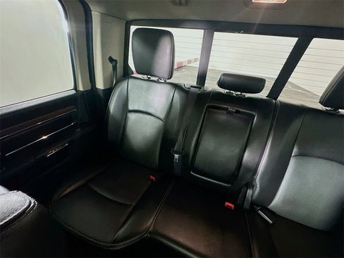 Used 2017 RAM 1500 Laramie w/ Convenience Group image 12