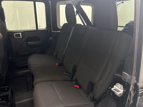 Used 2019 Jeep Wrangler Unlimited Sport S image 26