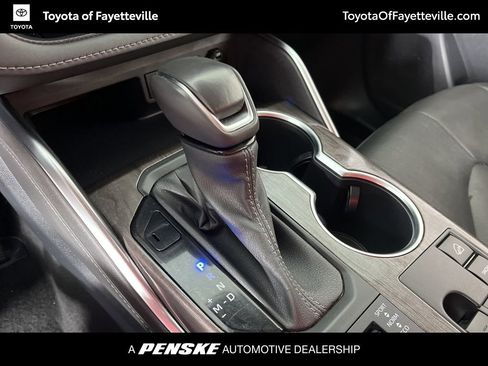 Used 2023 Toyota Highlander Platinum image 35