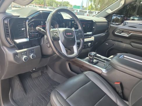 Used 2022 GMC Sierra 1500 SLT w/ SLT Premium Plus Package AWD/4WD image 15