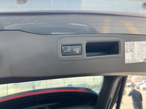 Used 2021 Toyota Venza Limited w/ Advanced Technology Package image 24