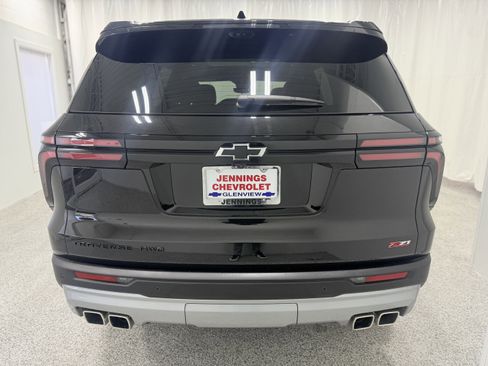 Used 2025 Chevrolet Traverse Z71 w/ Enhanced Driving Package image 7