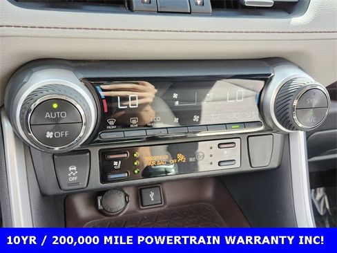 Used 2022 Toyota RAV4 Limited image 25