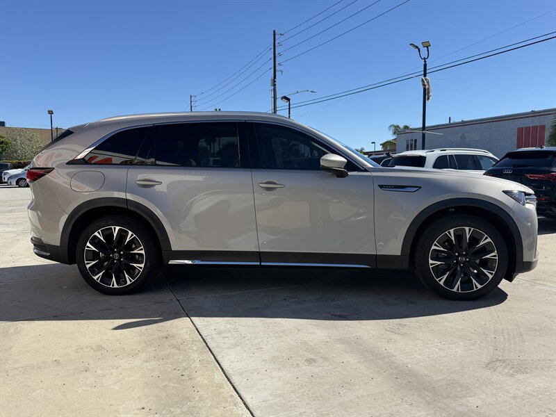 Used 2024 MAZDA CX-90 Plug-In Hybrid w/ Premium Pkg AWD/4WD image 5