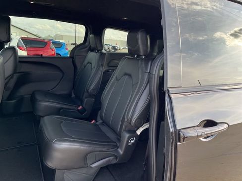 New 2026 Chrysler Pacifica Select w/ S Appearance Package FWD image 22