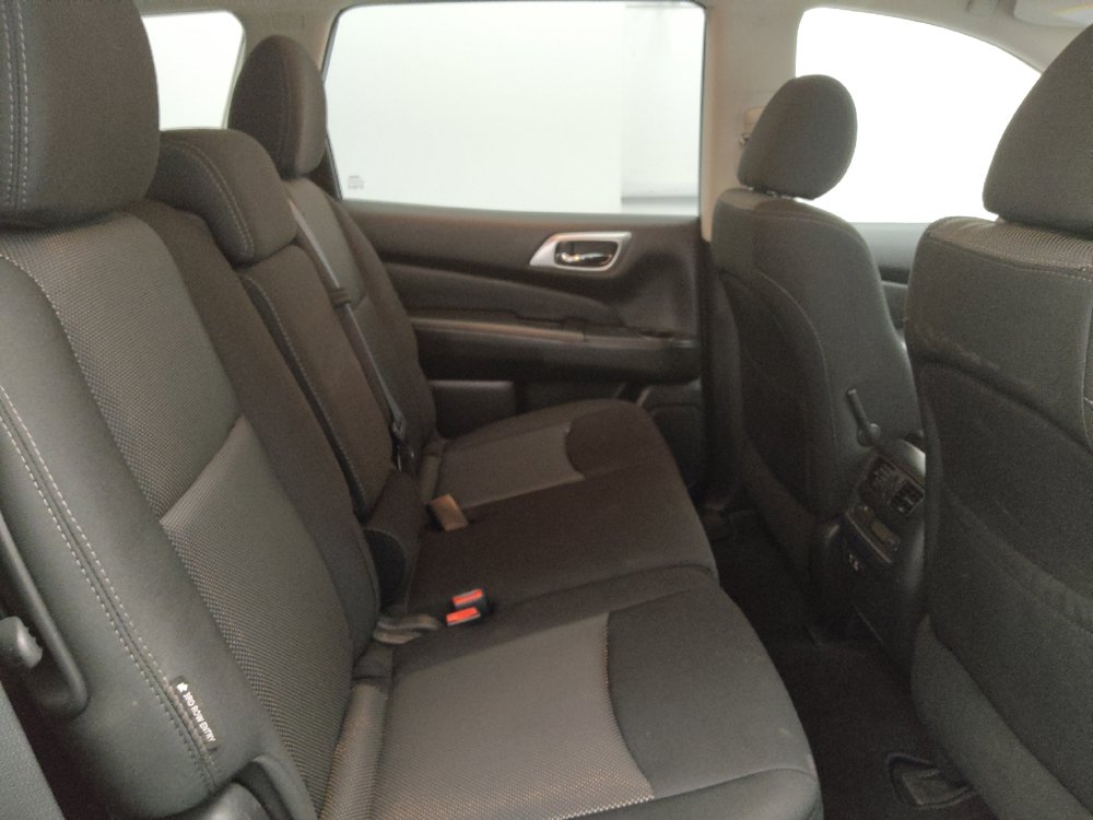 Used 2020 Nissan Pathfinder SV AWD/4WD image 19