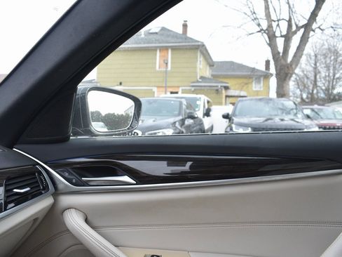 Used 2023 BMW 530e xDrive w/ Convenience Package image 20