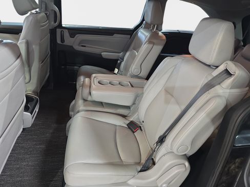 Used 2021 Honda Odyssey Touring image 11