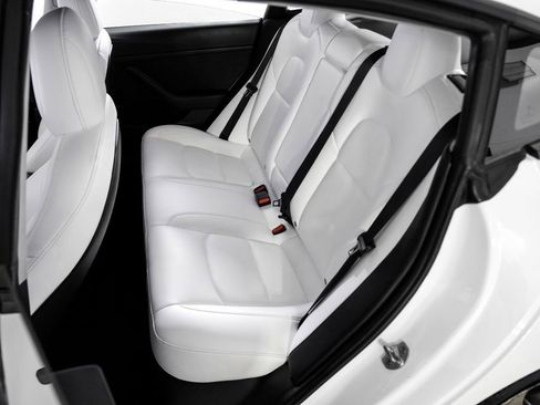 Used 2021 Tesla Model 3 Performance image 34