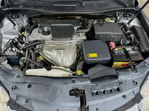 Used 2015 Toyota Camry XLE w/ Moonroof Package image 33