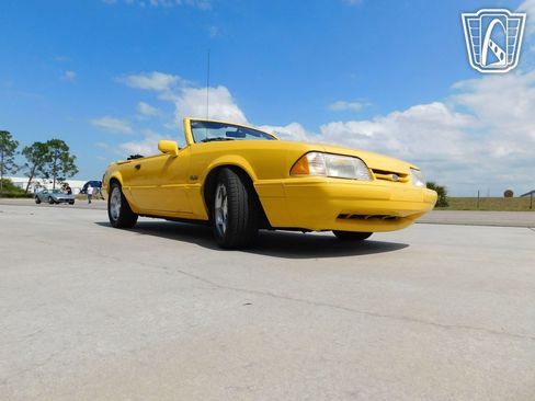 Used 1993 Ford Mustang LX image 12