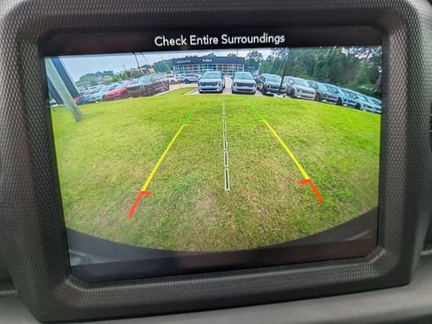 Used 2018 Jeep Wrangler Unlimited Sahara AWD/4WD image 16