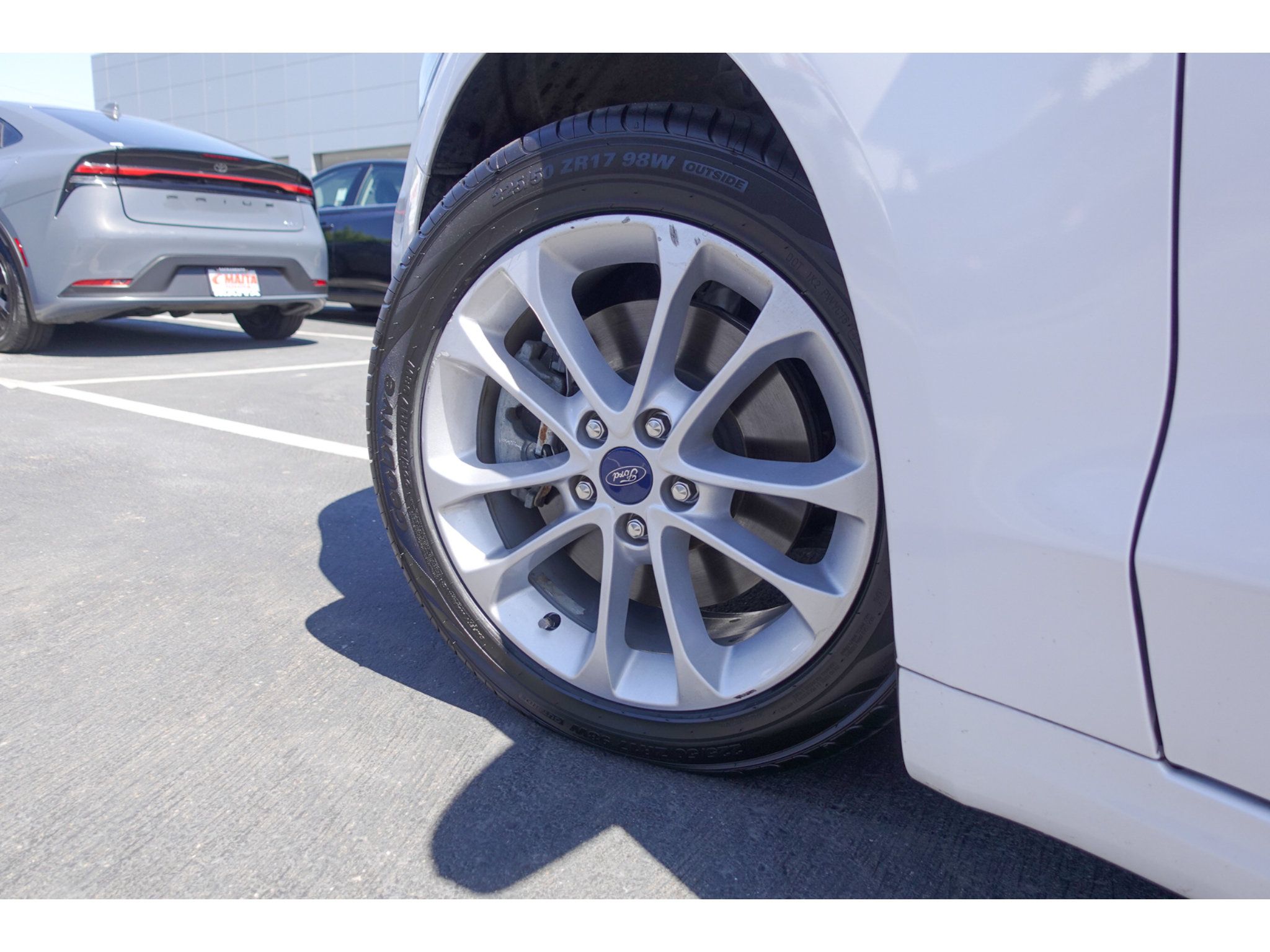 Used 2019 Ford Fusion Energi Titanium FWD image 26